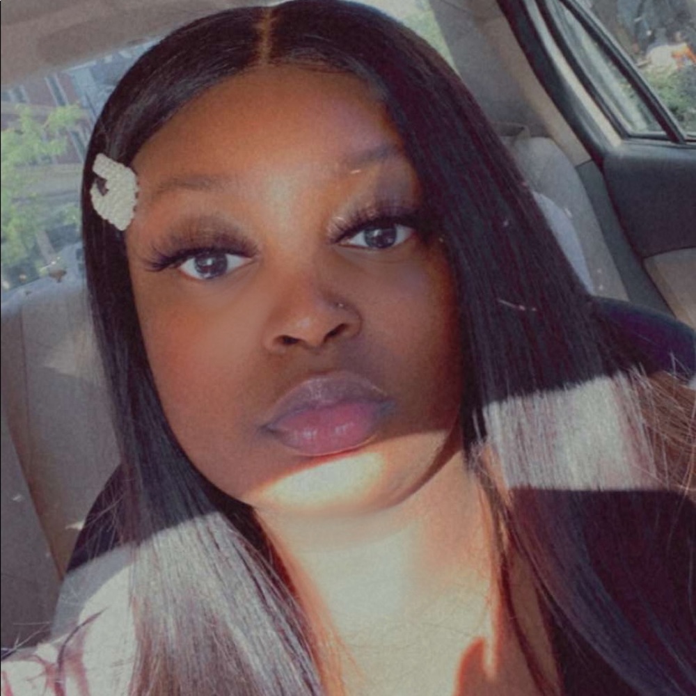 Meet your Posher, Ndeya